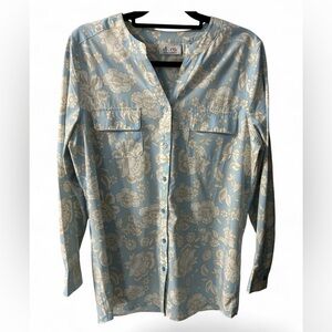 Denim&Co Women’s Floral Blue and White Button-Up Shirt